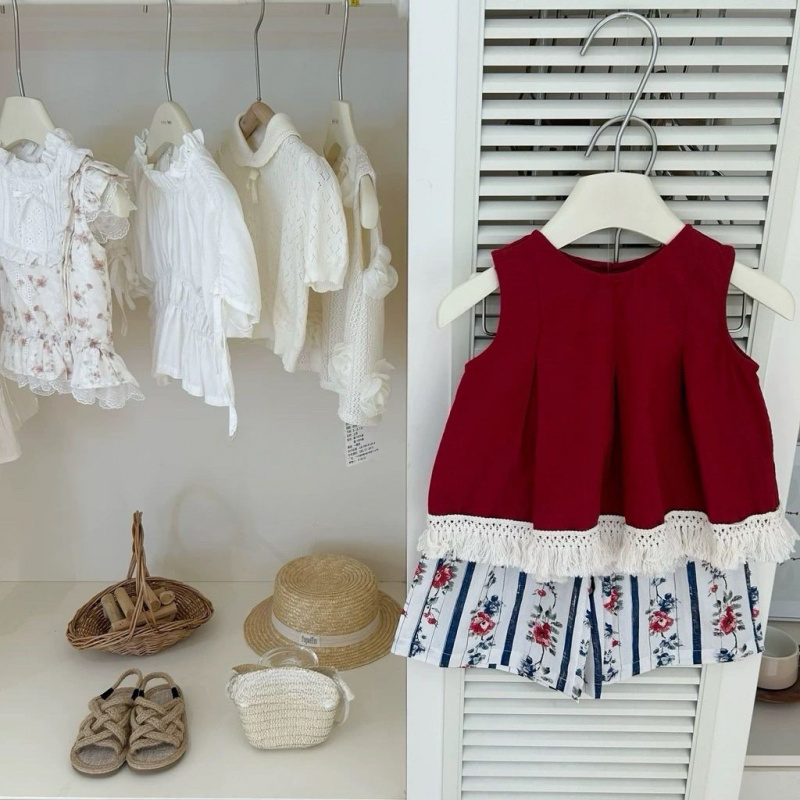 Baby Clothing Unique - ชุดเด็กผู้หญิงสำหรับฤดูร้อน เสื้อผ้าเด็กสุดเก๋ ชุดเสื้อแขนสั้นประดับลูกไม้พู่เก๋ไก๋ไม่ซ้ำใคร กางเกงขายาวลายดอกไม้ลายทาง